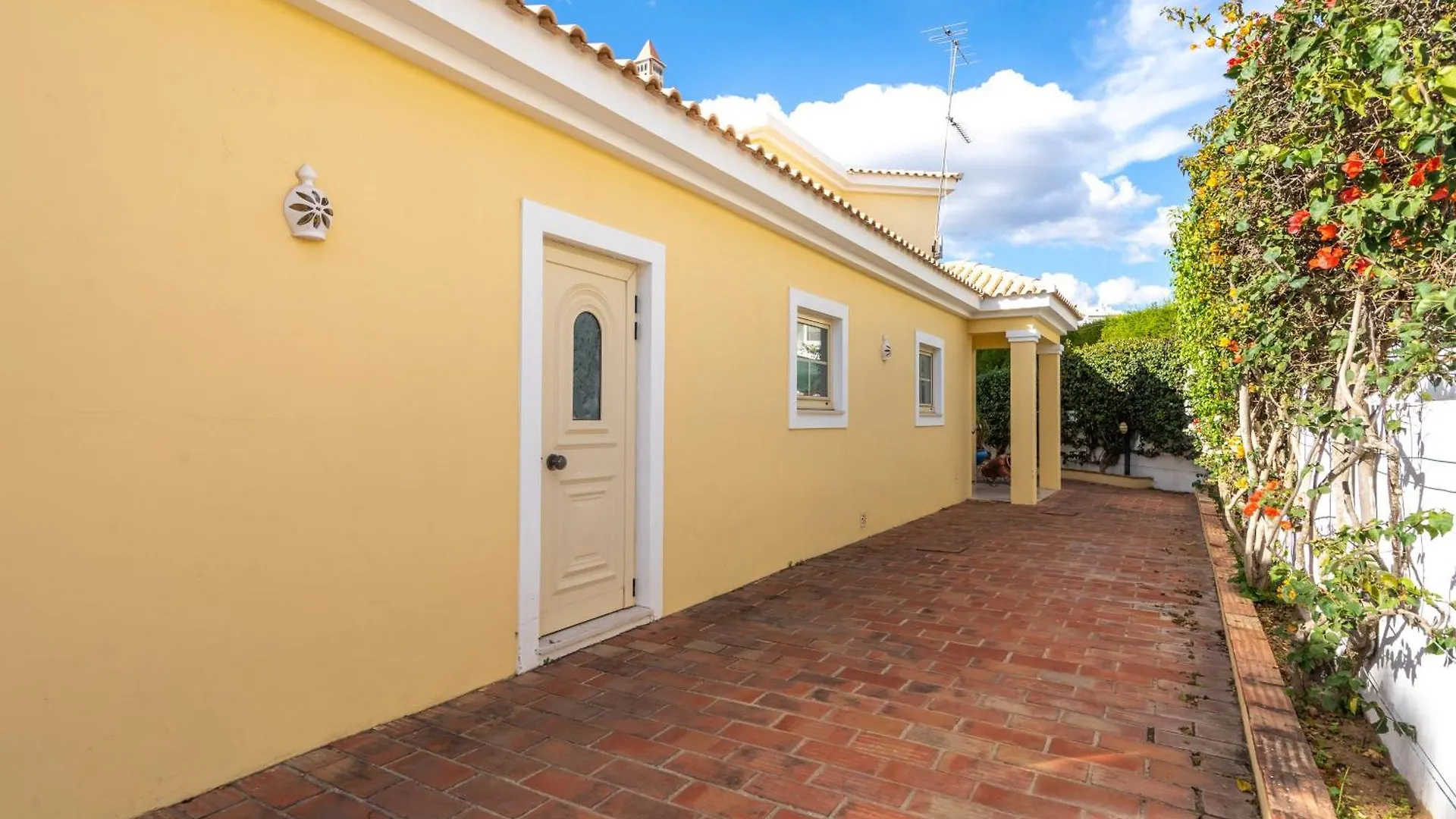 Villa Alvor 0*,